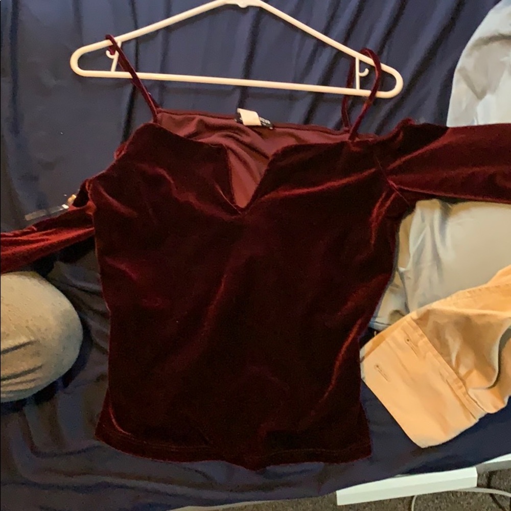 Open shoulder top: spaghetti straps & long sleeve